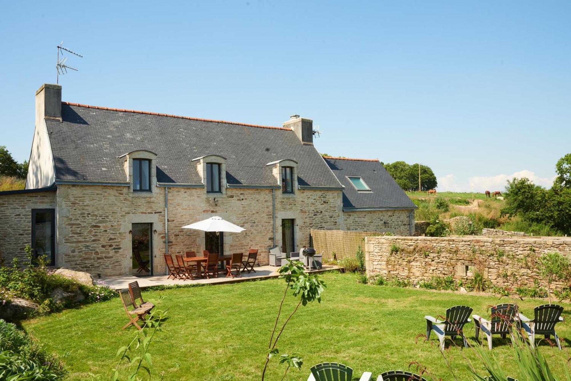 Les Ecuries Du Nevez Villa Ploneour-Lanvern Exterior photo